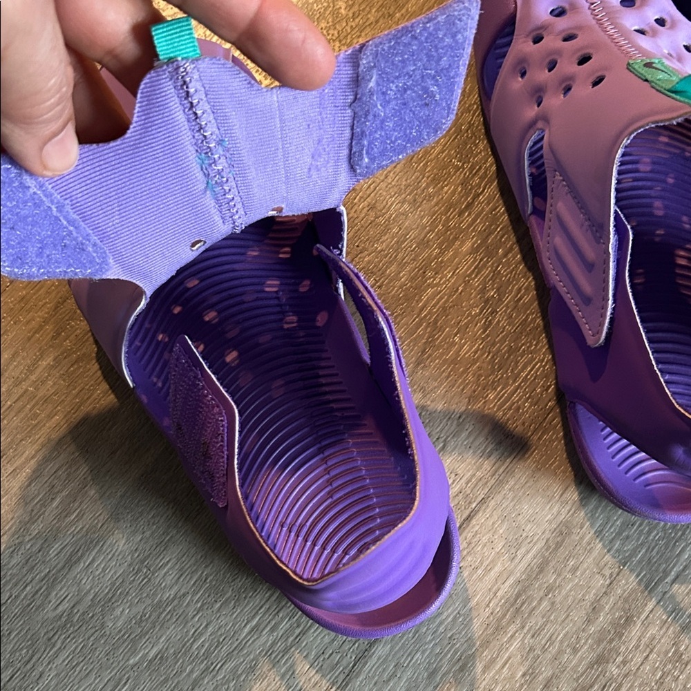 Nike Kids Purple and Green Sandals - Picture 9 of 9